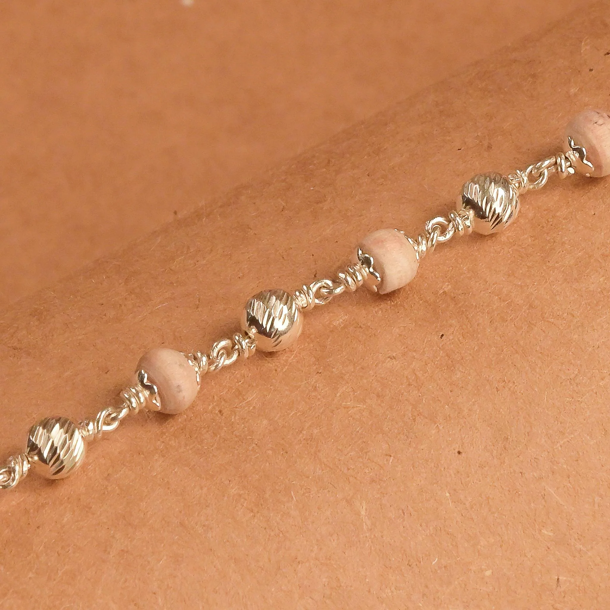 Tulsi Beads Bracelet with Silver CNC Beads