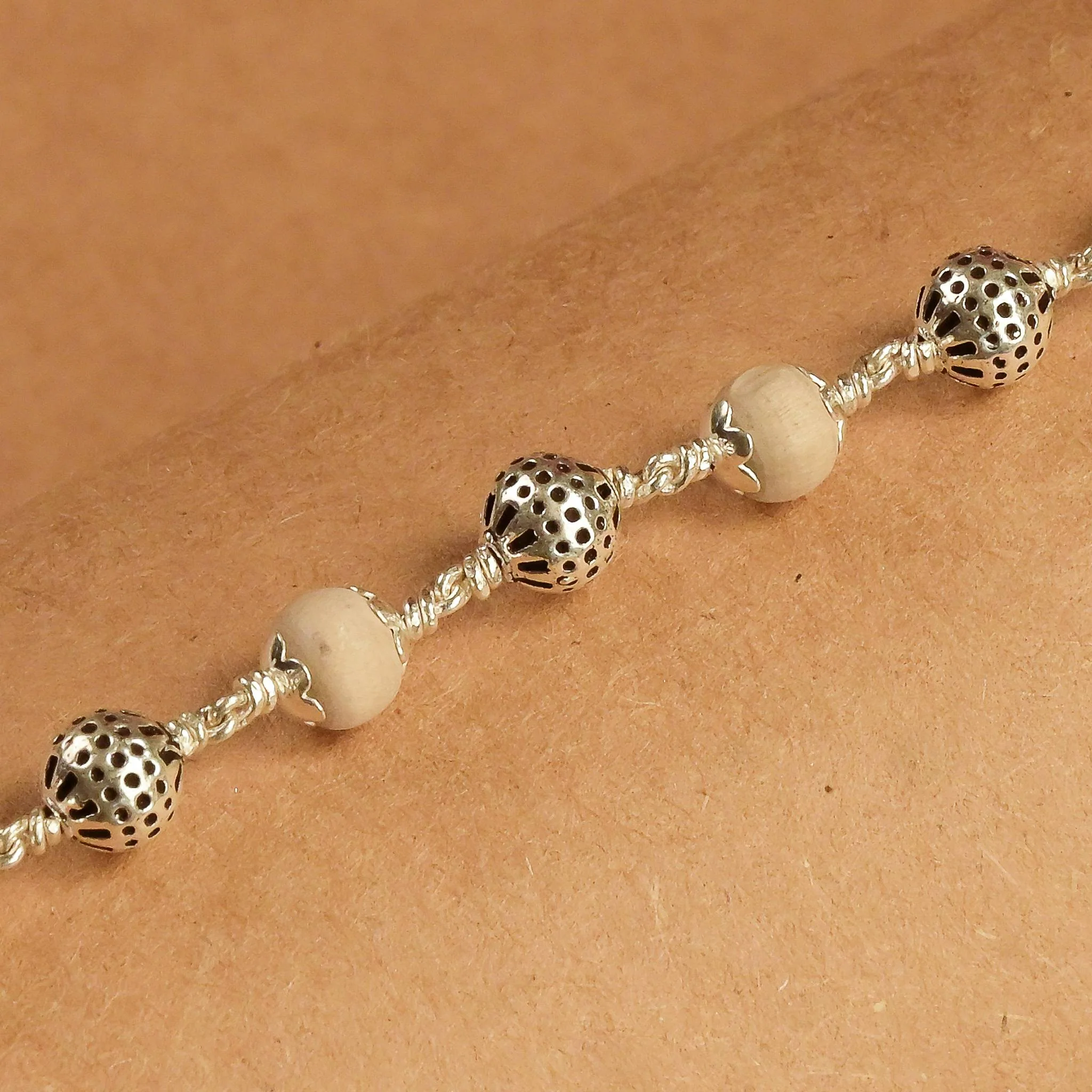 Tulsi With Round Silver Beads Bracelet